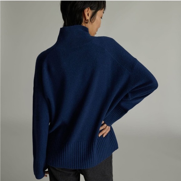 Everlane The Cashmere Oversized Turtleneck Sweater Size Small NWT Bright Navy - Picture 4 of 11